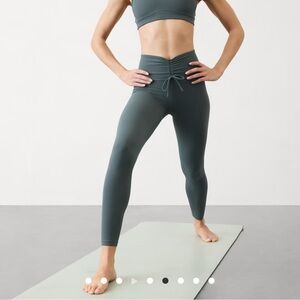 Athleta Elation Cinch Ultra High Riss Legging- NWT